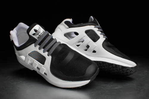 EQT Racer 2.0 – Core Black / Footwear White / Core Black