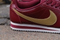 Nike Wmns Classic Cortez Leather - Team Red / Metallic Gold
