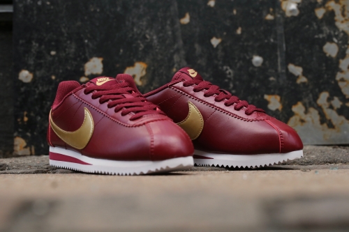 Nike Wmns Classic Cortez Leather - Team Red / Metallic Gold