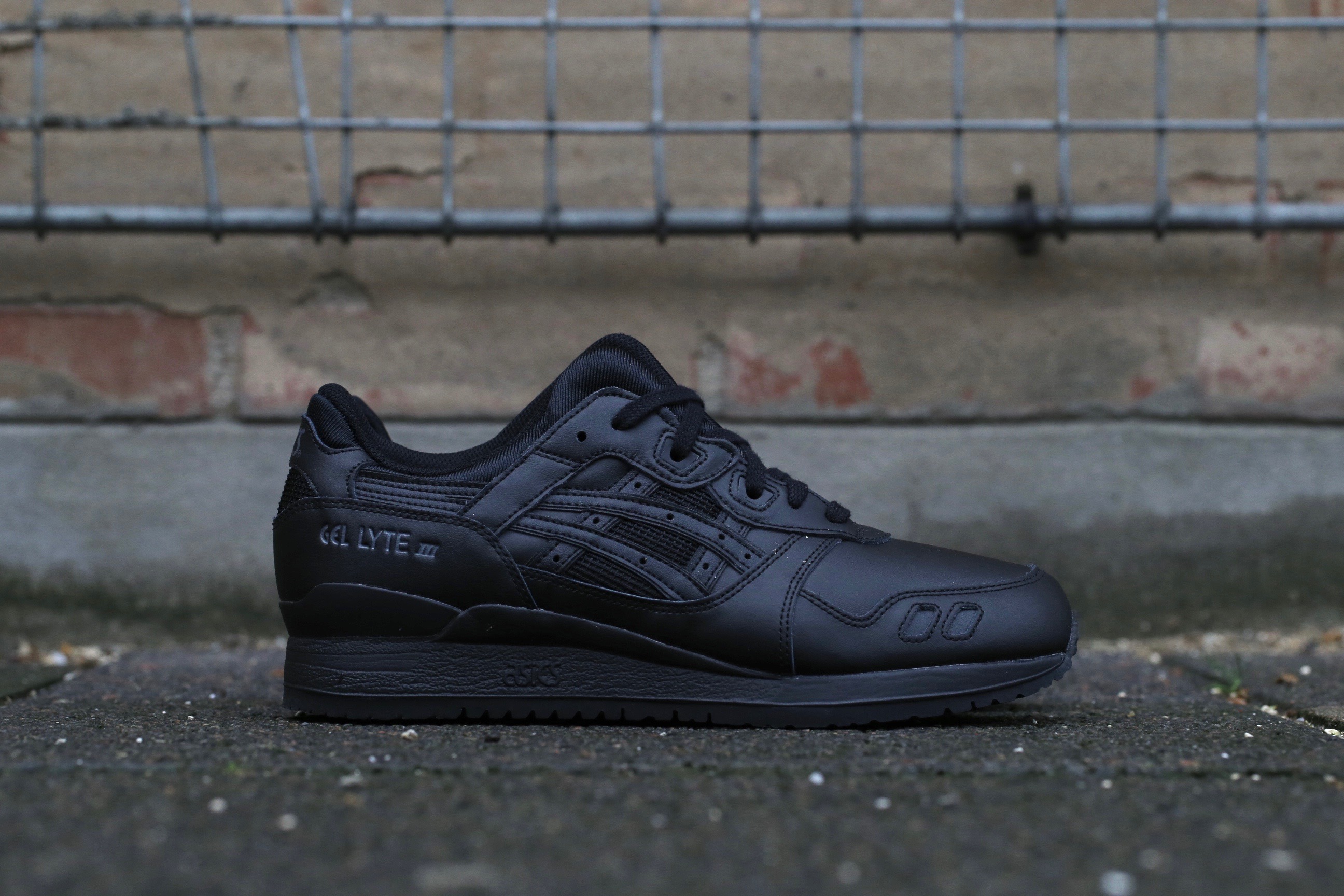 asics all black gel lyte iii,Save up to 18%,www.ilcascinone.com