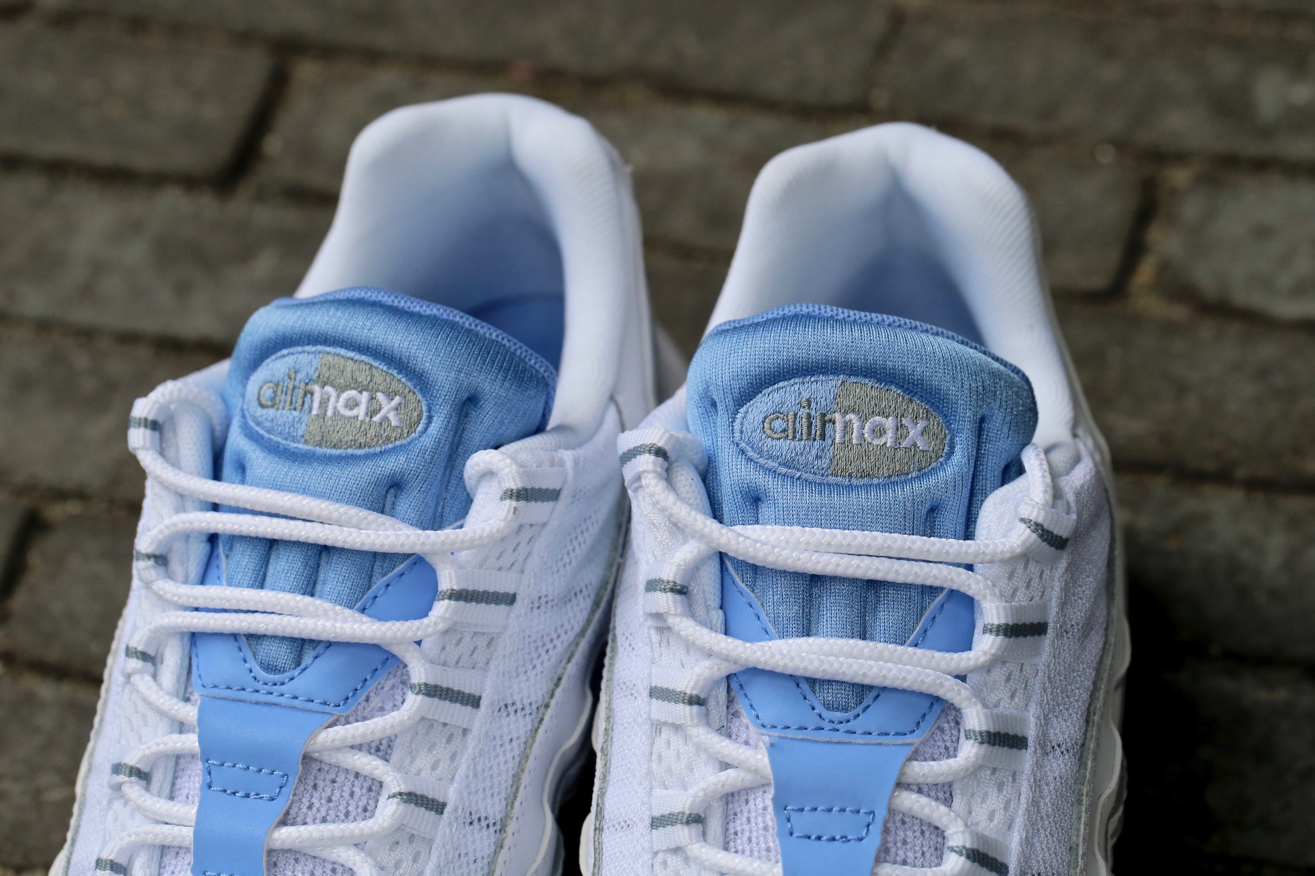 Nike Air Max 95 Essential – White / Chalk Blue / Stealth – STASP